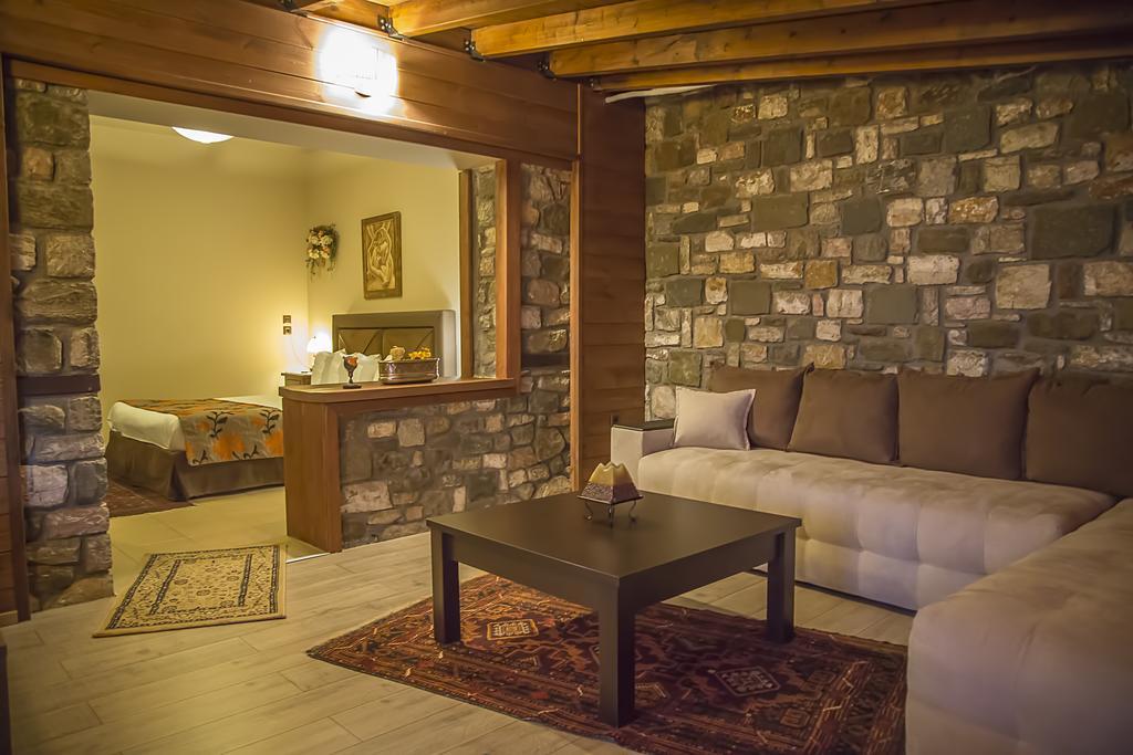 Pandion Luxury Boutique Hotel & Suites With Spa Neo Chorio Esterno foto