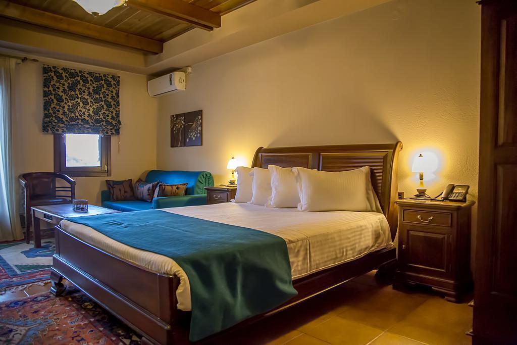 Pandion Luxury Boutique Hotel & Suites With Spa Neo Chorio Esterno foto